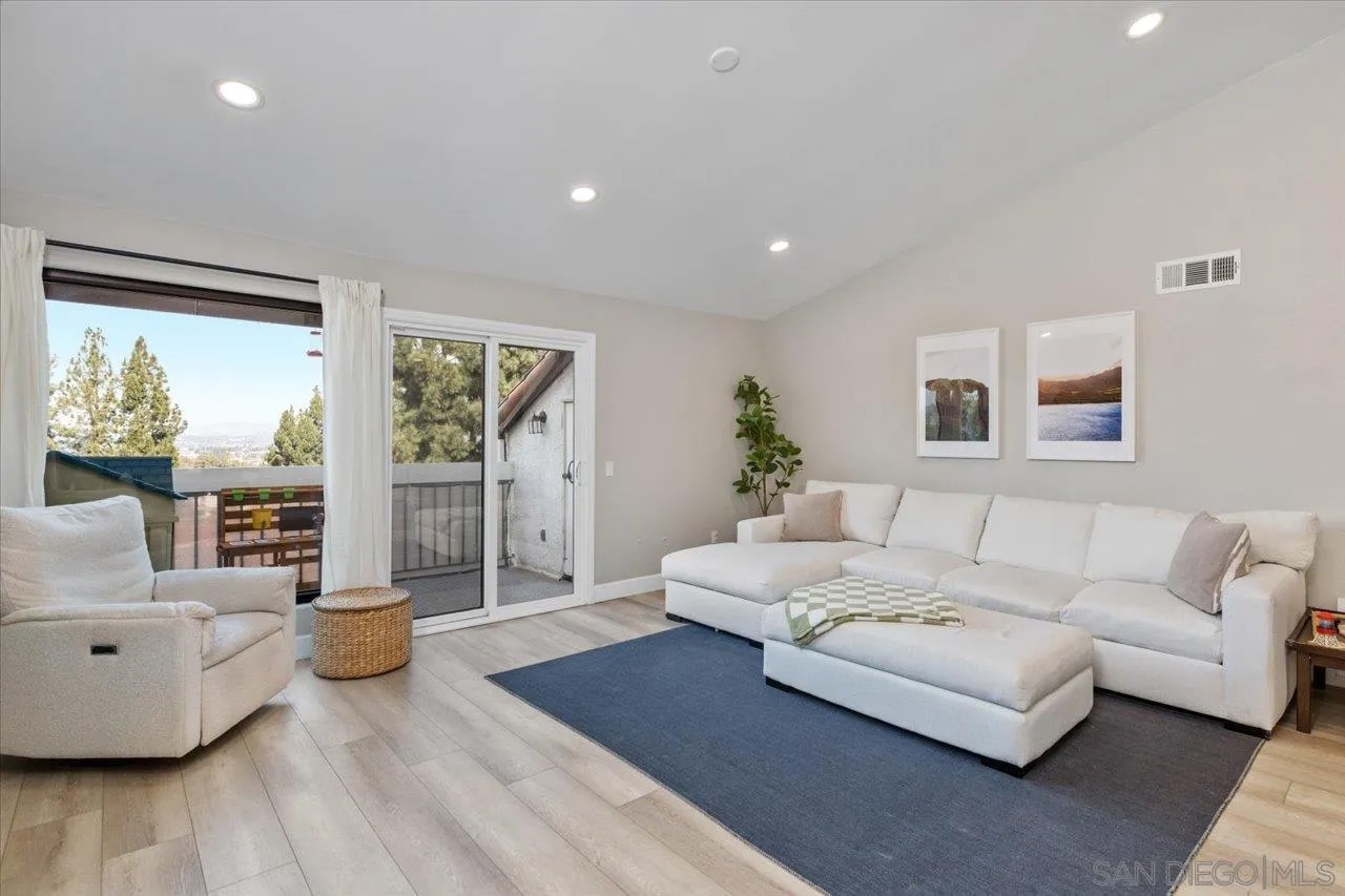 16266 Avenida Venusto E