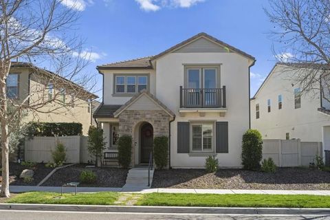 21557 Trail Ridge Drive Escondido CA 92029