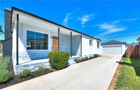 Photo of 424 N Via Val Verde, Montebello, CA 90640 (MLS # AR26082866)