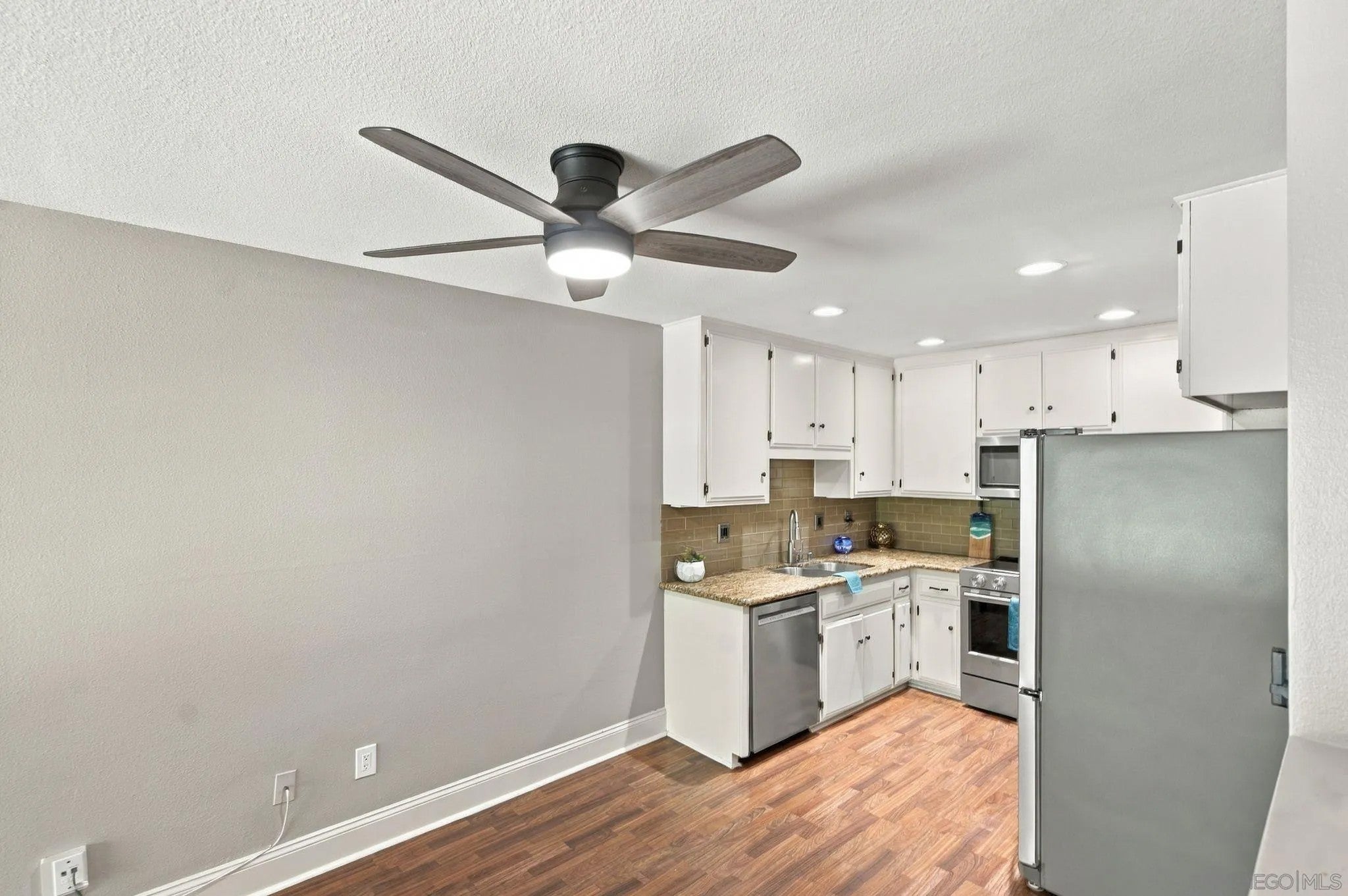 140 Walnut 2F