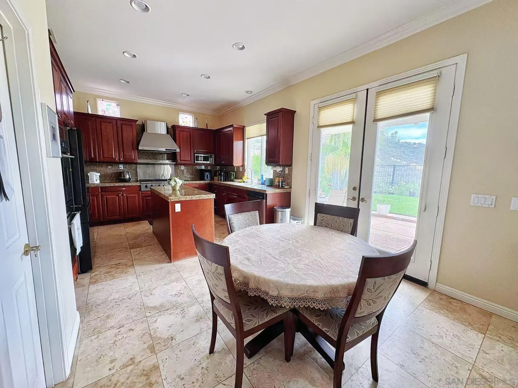4985 Manor Ridge Ln