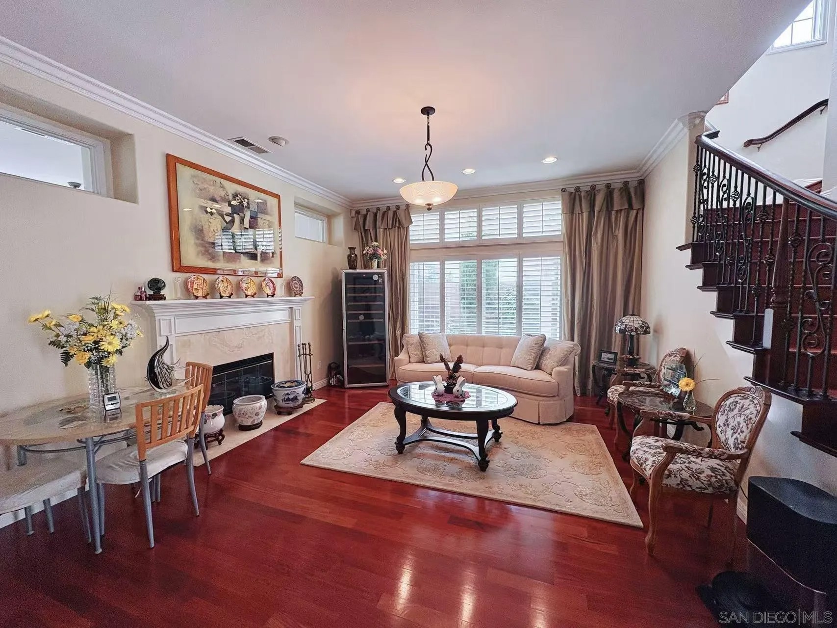 4985 Manor Ridge Ln
