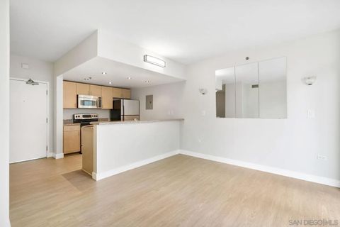 Tiny photo for 425 W Beech St #1003, San Diego, CA 92101 (MLS # 250039409)