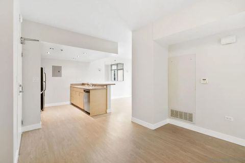 Tiny photo for 425 W Beech St #1003, San Diego, CA 92101 (MLS # 250039409)