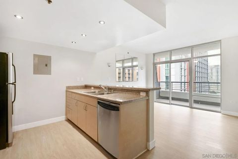 Tiny photo for 425 W Beech St #1003, San Diego, CA 92101 (MLS # 250039409)
