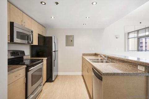 Tiny photo for 425 W Beech St #1003, San Diego, CA 92101 (MLS # 250039409)