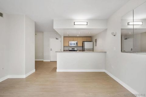 Tiny photo for 425 W Beech St #1003, San Diego, CA 92101 (MLS # 250039409)