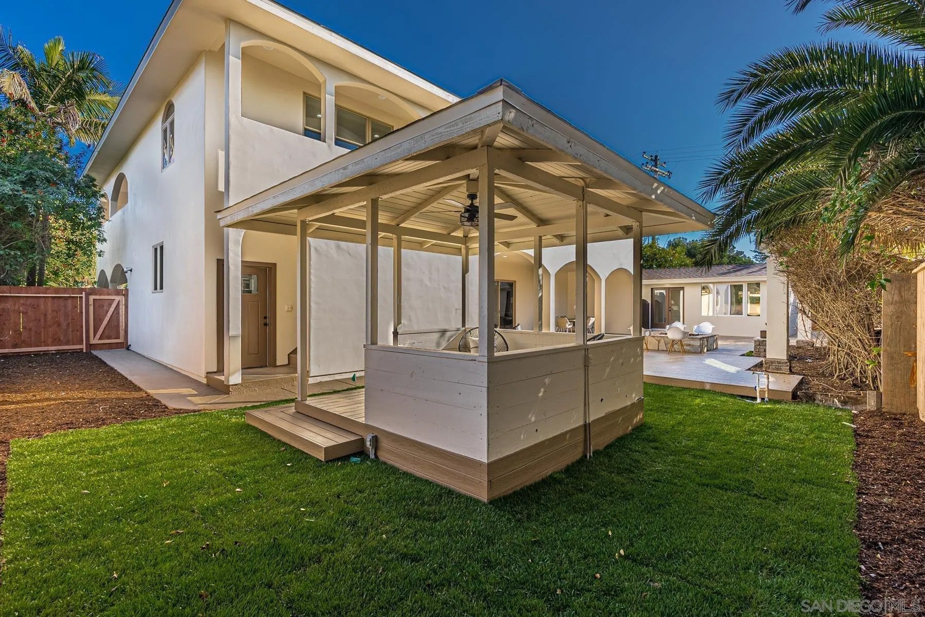 1280 Santa Fe Dr