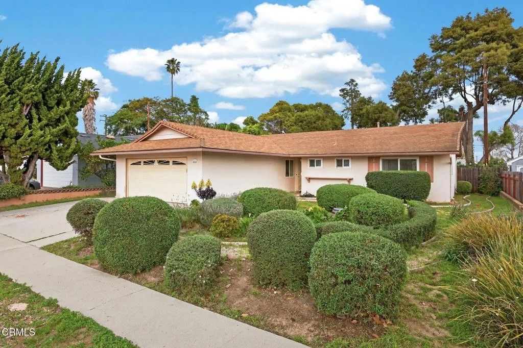 Photo of 404 Mackay Avenue, Ventura, CA 93004 (MLS # V1-34597)