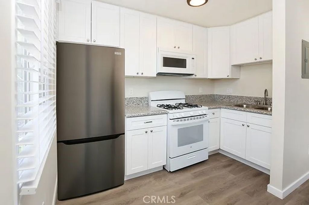 Photo of 10709 Sherman #10713, Sun Valley, CA 91352 (MLS # BB26011001)