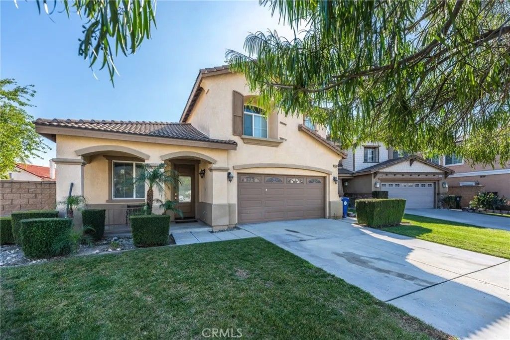 Photo of 15359 Palm Leaf Ln, Fontana, CA 92336 (MLS # IG26008553)