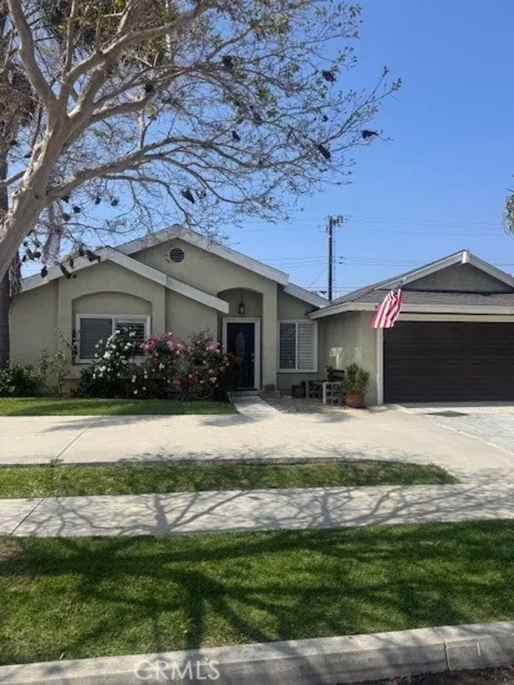 Photo of 20031 Shorewood Cir, Huntington Beach, CA 92646 (MLS # OC26063682)