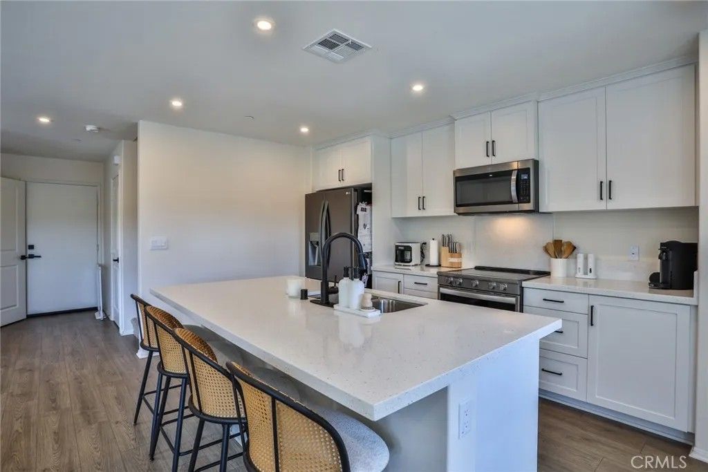 Photo of 6932 Sierra Vista #5, Fontana, CA 92336 (MLS # CV26098237)