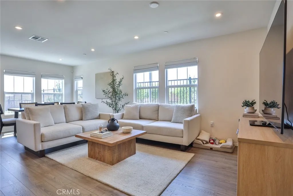 6392 Sierra Vista 5