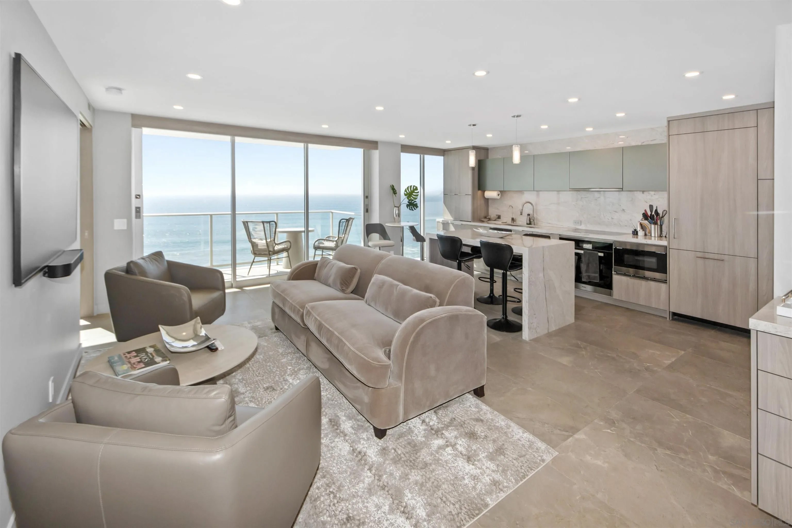 1830 Avenida Del Mundo 1608