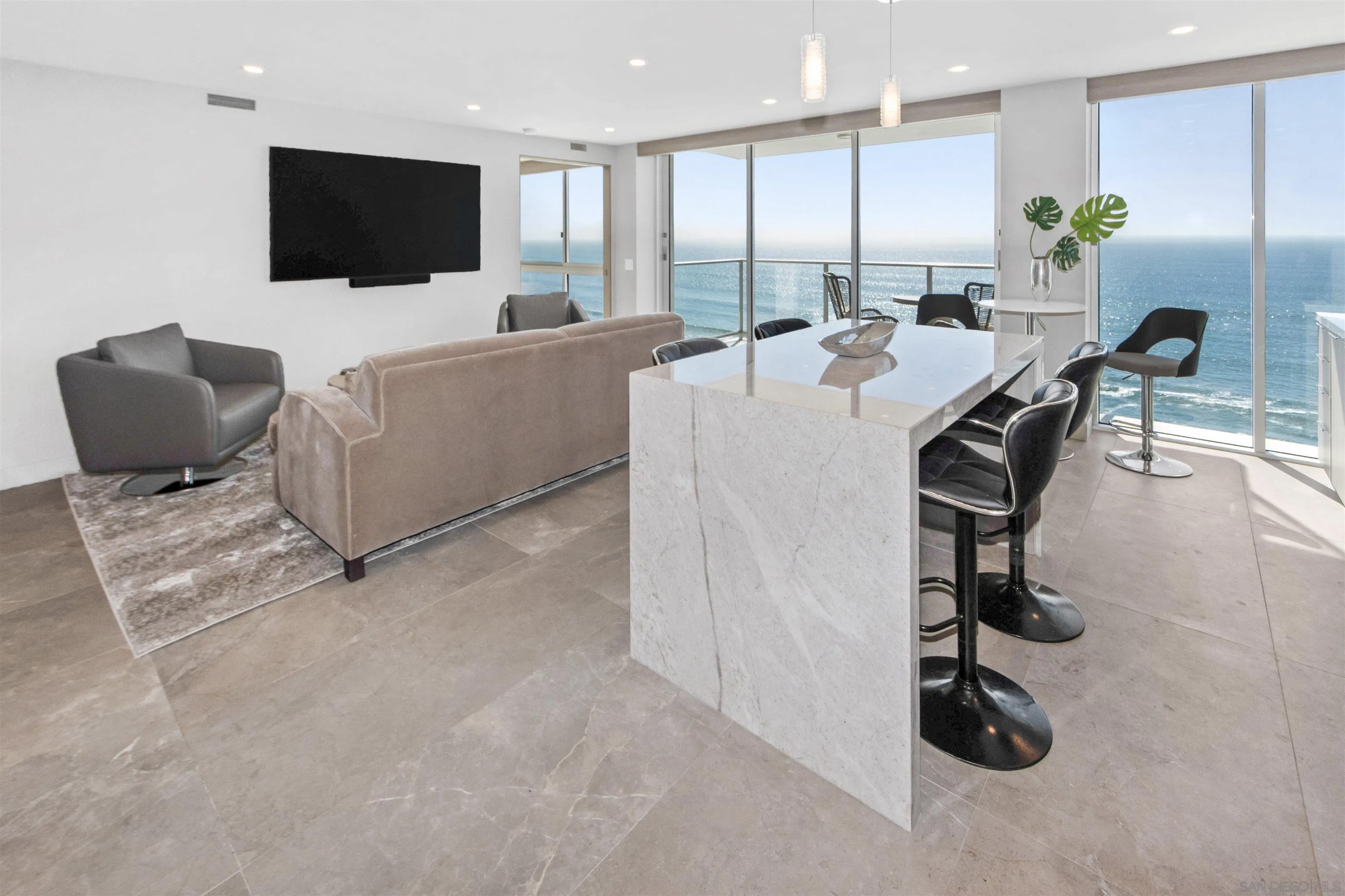 1830 Avenida Del Mundo 1608