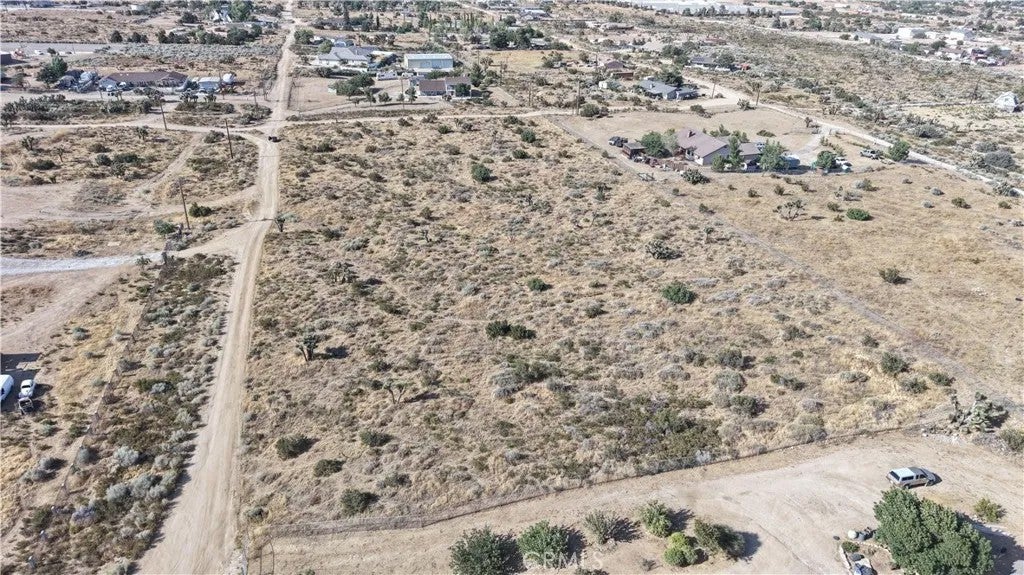 Photo of 111 sundown, Phelan, CA 92371 (MLS # HD26199952)