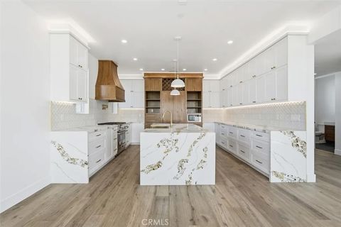 Tiny photo for 617 N Irena Avenue #C, Redondo Beach, CA 90277 (MLS # SB25273043)