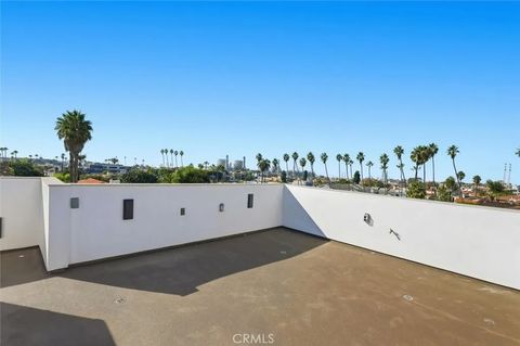 Tiny photo for 617 N Irena Avenue #C, Redondo Beach, CA 90277 (MLS # SB25273043)