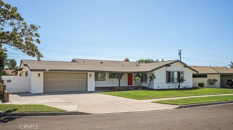 2608 W Palais Road