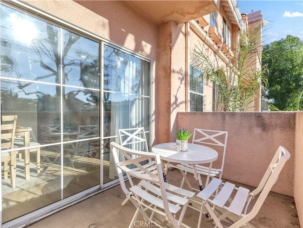 Photo of 7320 Balboa Boulevard #102, Lake Balboa, CA 91406 (MLS # SR26069547)