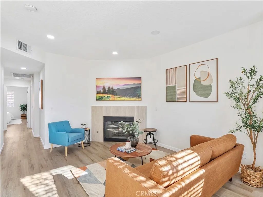 Photo of 7320 Balboa Boulevard #102, Lake Balboa, CA 91406 (MLS # SR26069547)