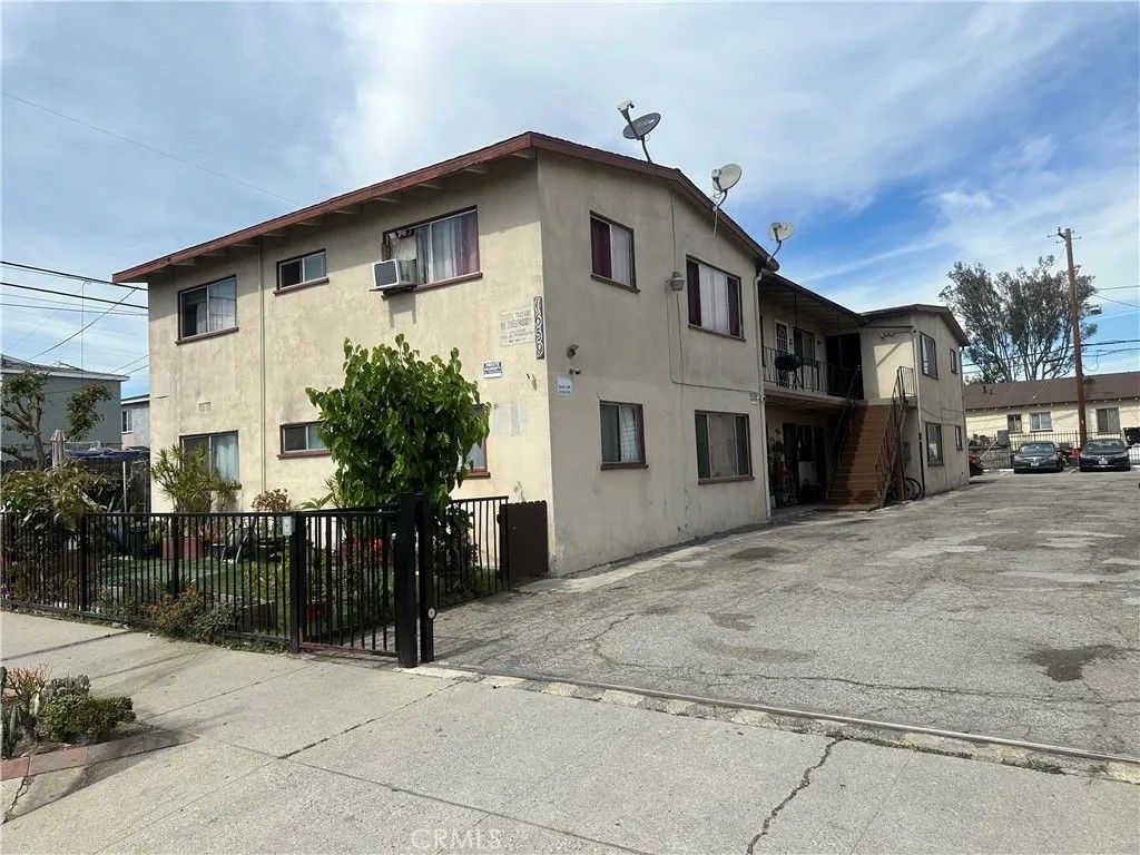 Photo of 1659 W 207th St, Torrance, CA 90501 (MLS # SB26069810)