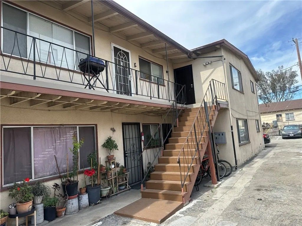 Photo of 1659 W 207th St, Torrance, CA 90501 (MLS # SB26069810)