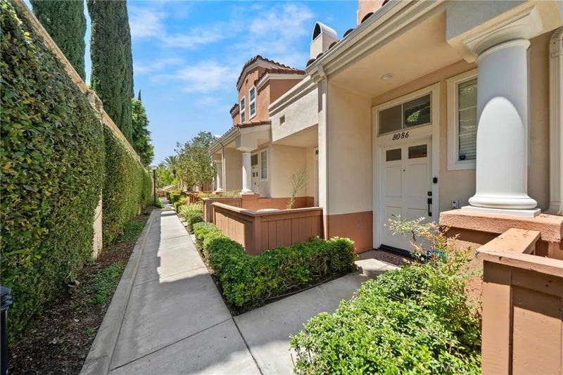 8086 E Venice