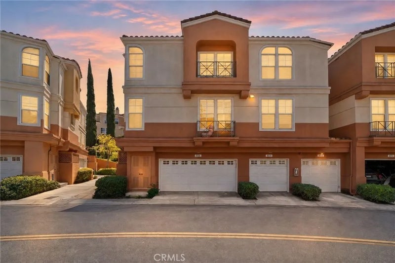 8086 E Venice