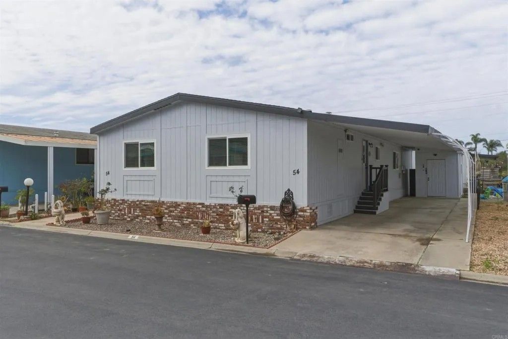 Photo of 200 S Emerald Dr #54, Vista, CA 92081 (MLS # NDP2511456)