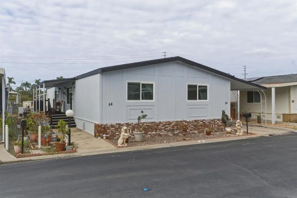 Photo of 200 S Emerald Dr #54, Vista, CA 92081 (MLS # NDP2511456)