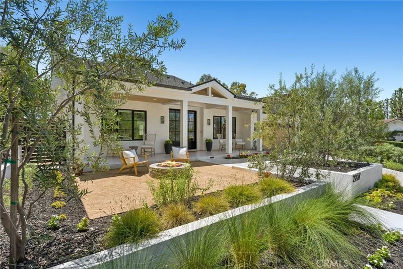 2207 Port Harwick