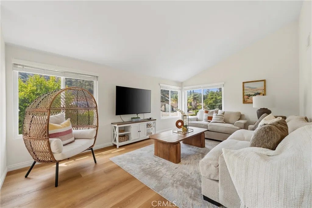 1752 Maple Hill