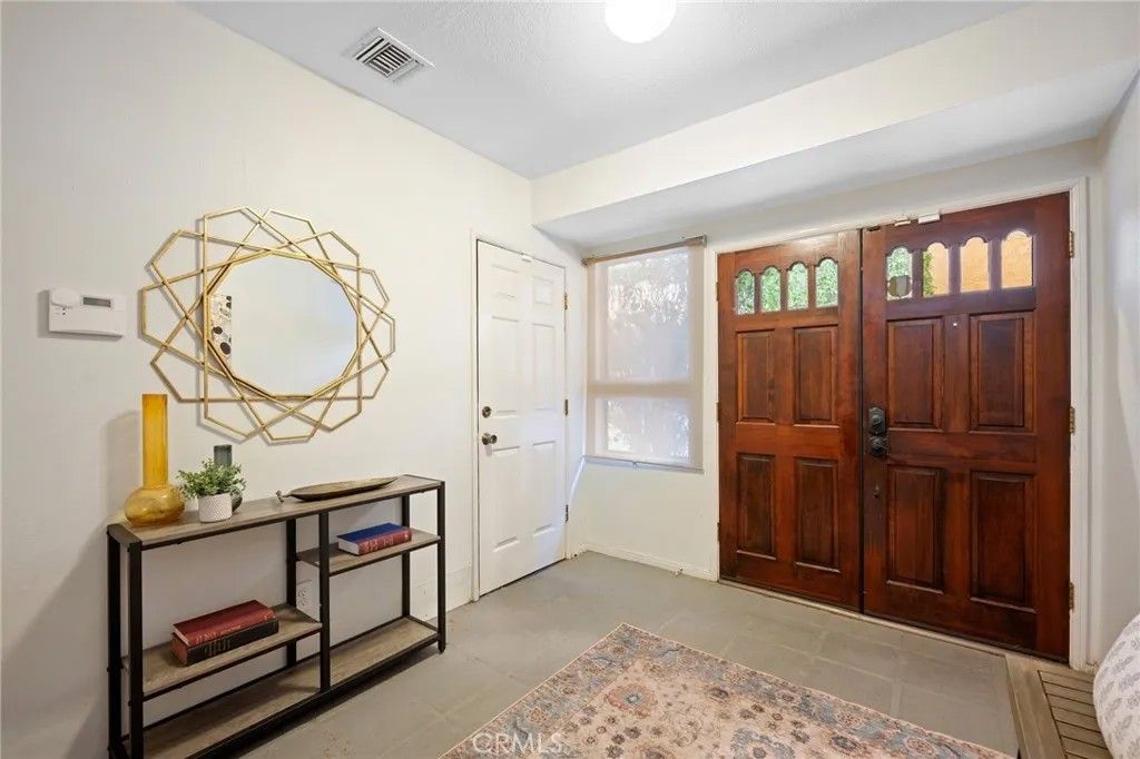 Photo of 2743 Hermosa Avenue #B, Glendale, CA 91020 (MLS # GD26001590)