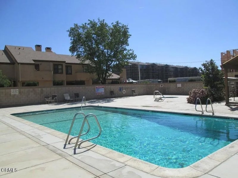 1840 E Avenue J2 apt 7