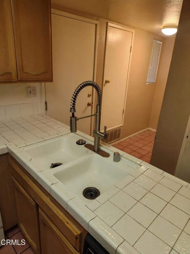 1840 E Avenue J2 apt 7