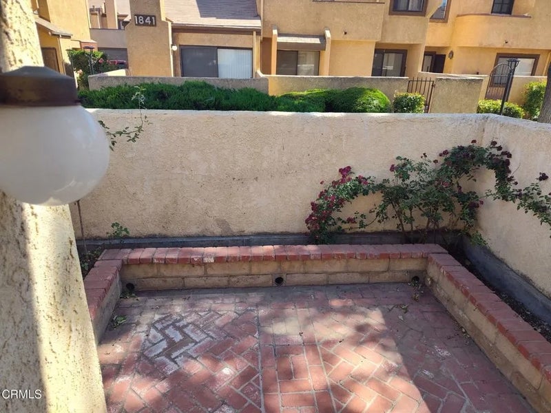 1840 E Avenue J2 apt 7