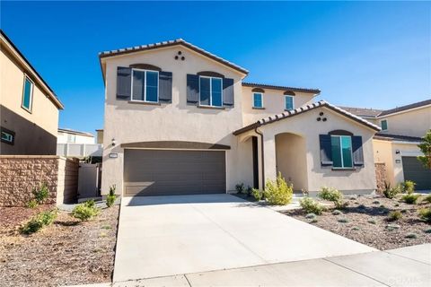 Photo of 19508 Hanging Rock Rd, Lake Elsinore, CA 92532 (MLS # SW25270459)