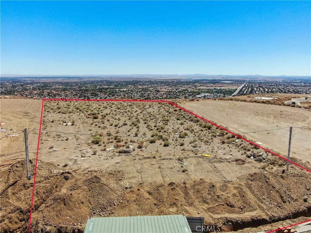 Photo of 39618 Marina, Palmdale, CA 93551 (MLS # SR26078466)