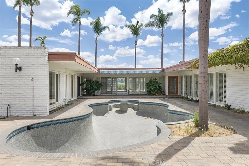 1542 Galaxy Drive