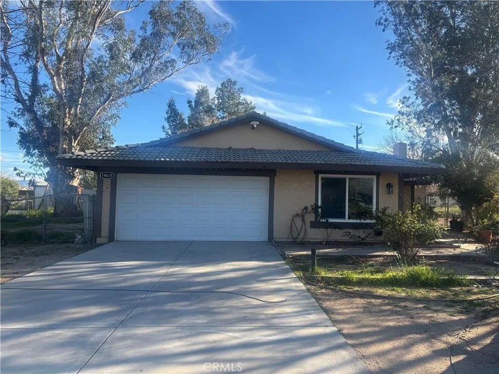 Photo of 14615 El Cariso Rd, Victorville, CA 92392 (MLS # HD26095794)