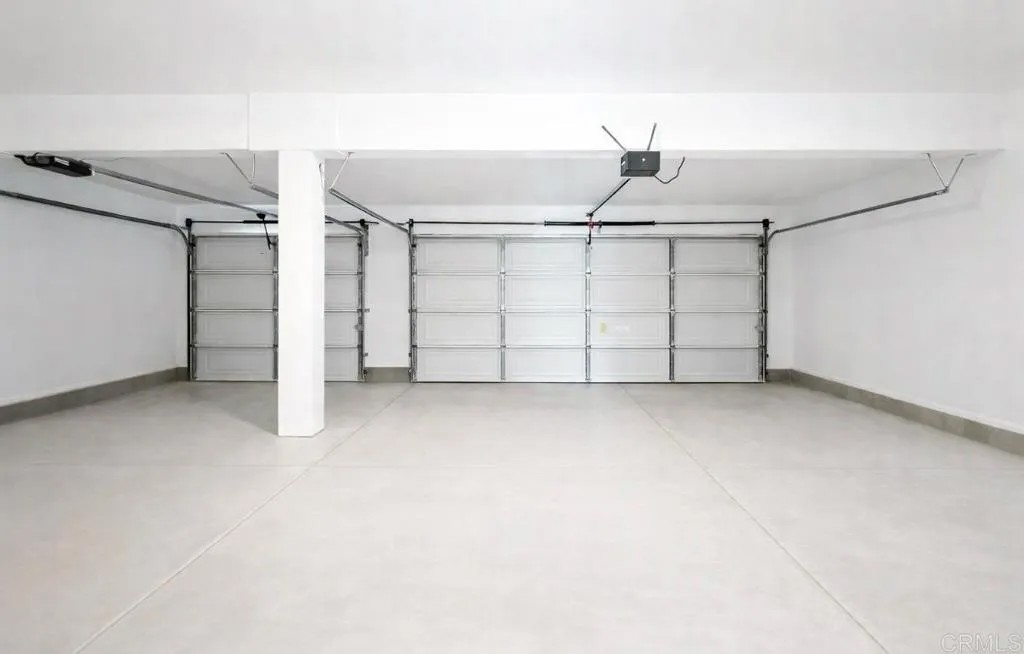 512 Bayona Loop