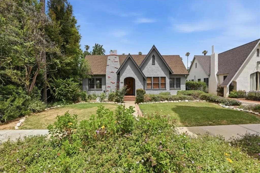 Photo of 3589 Castle Reagh PL, Riverside, CA 92506 (MLS # IV26104529)