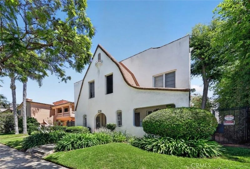 132 N La Peer Drive