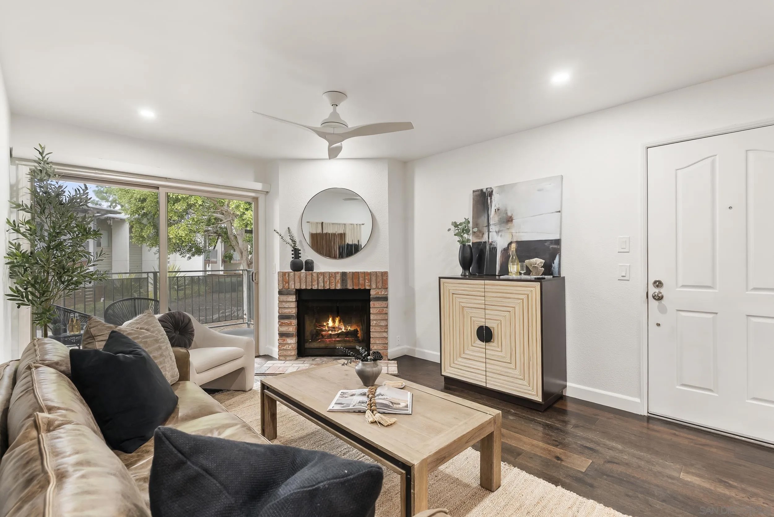 1810 S El Camino Real 202