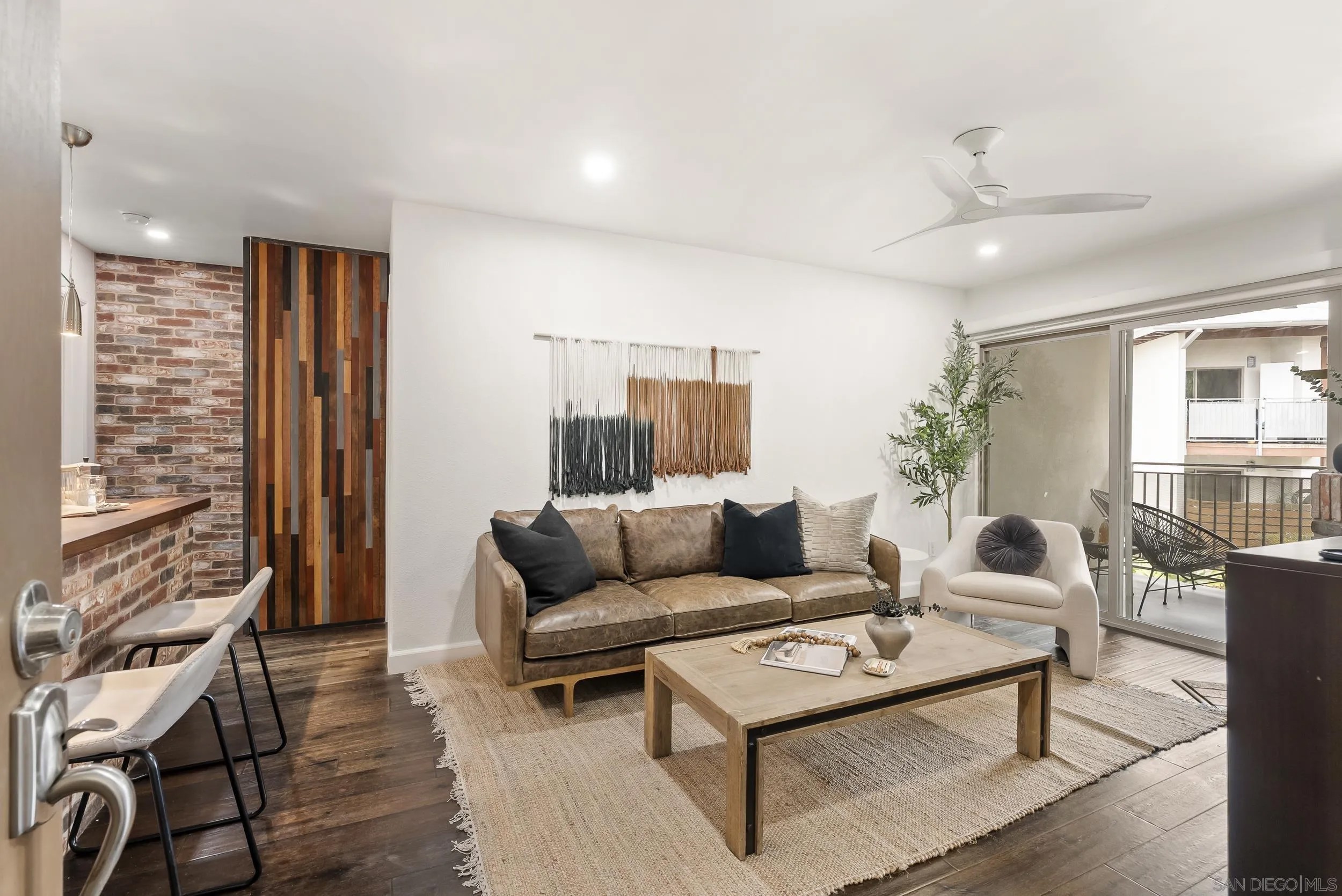 1810 S El Camino Real 202