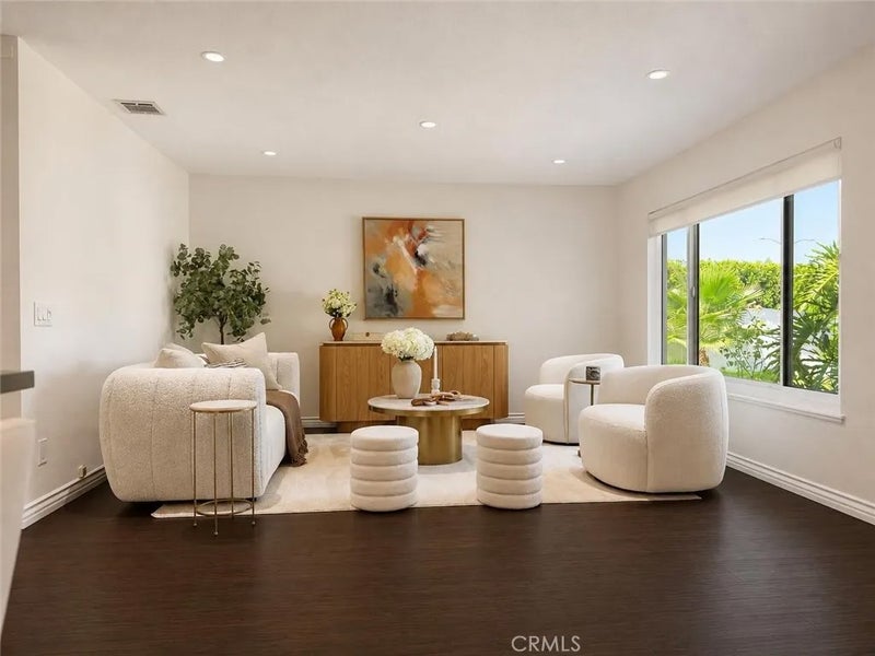 15542 Rolling Ridge