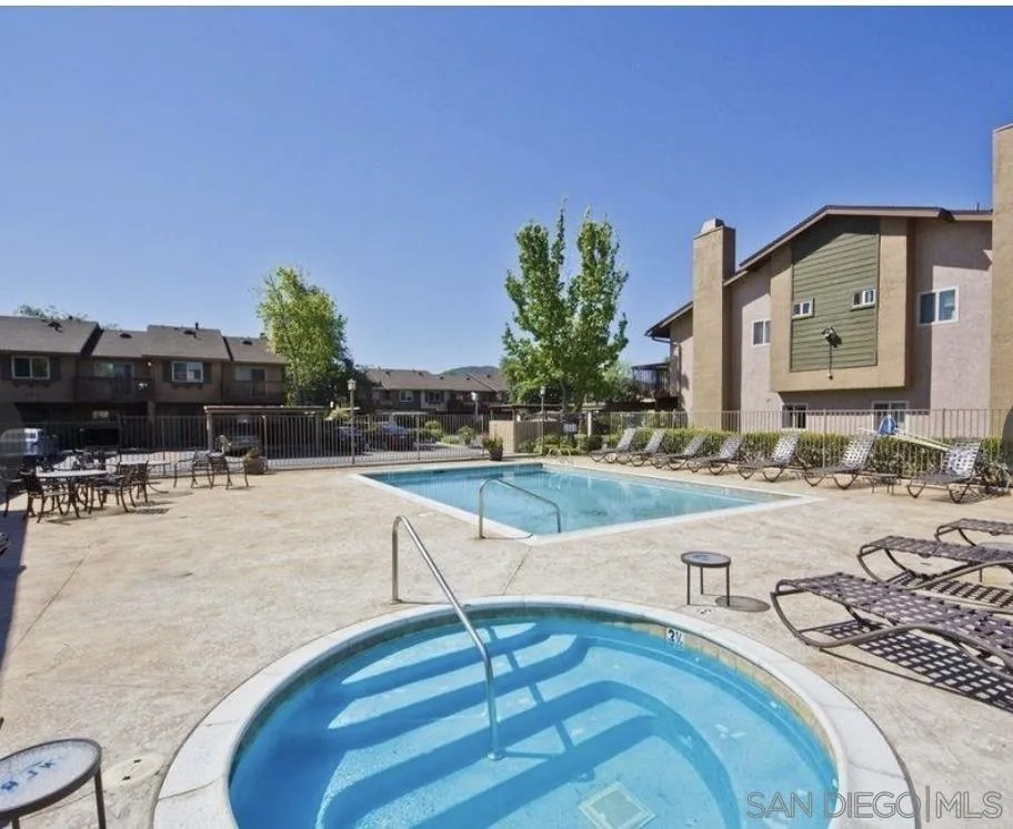 217 Westlake Dr 6