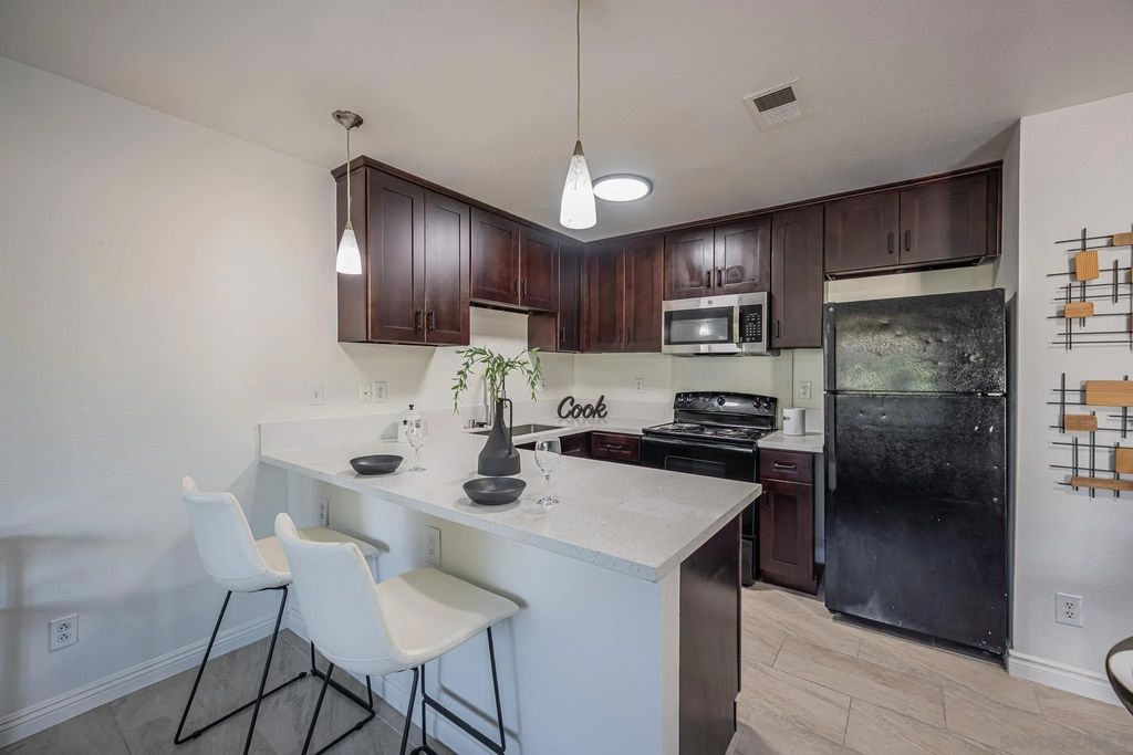 Photo of 217 Westlake Dr #6, San Marcos, CA 92069 (MLS # 250035428)